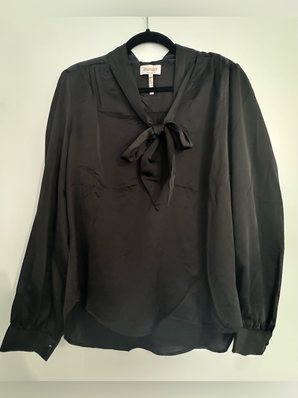 NWT Laundry by Shelli Segal Black Satin Tie-Neck Blouse | Size Large